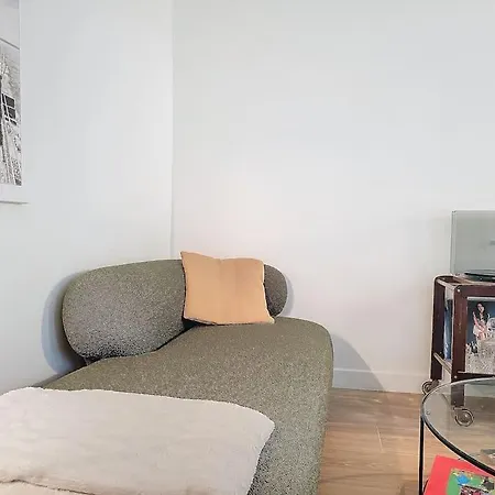 Loft Terrasse Avec Cour Charmante Montmartre