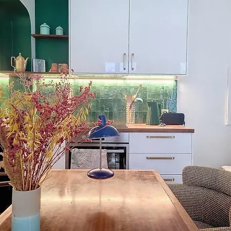 Loft Terrasse Avec Cour Charmante Montmartre * Parigi